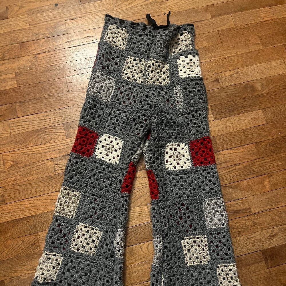 Lord Von Schmitt Crochet Pants - M - Gray, silver, red, cream